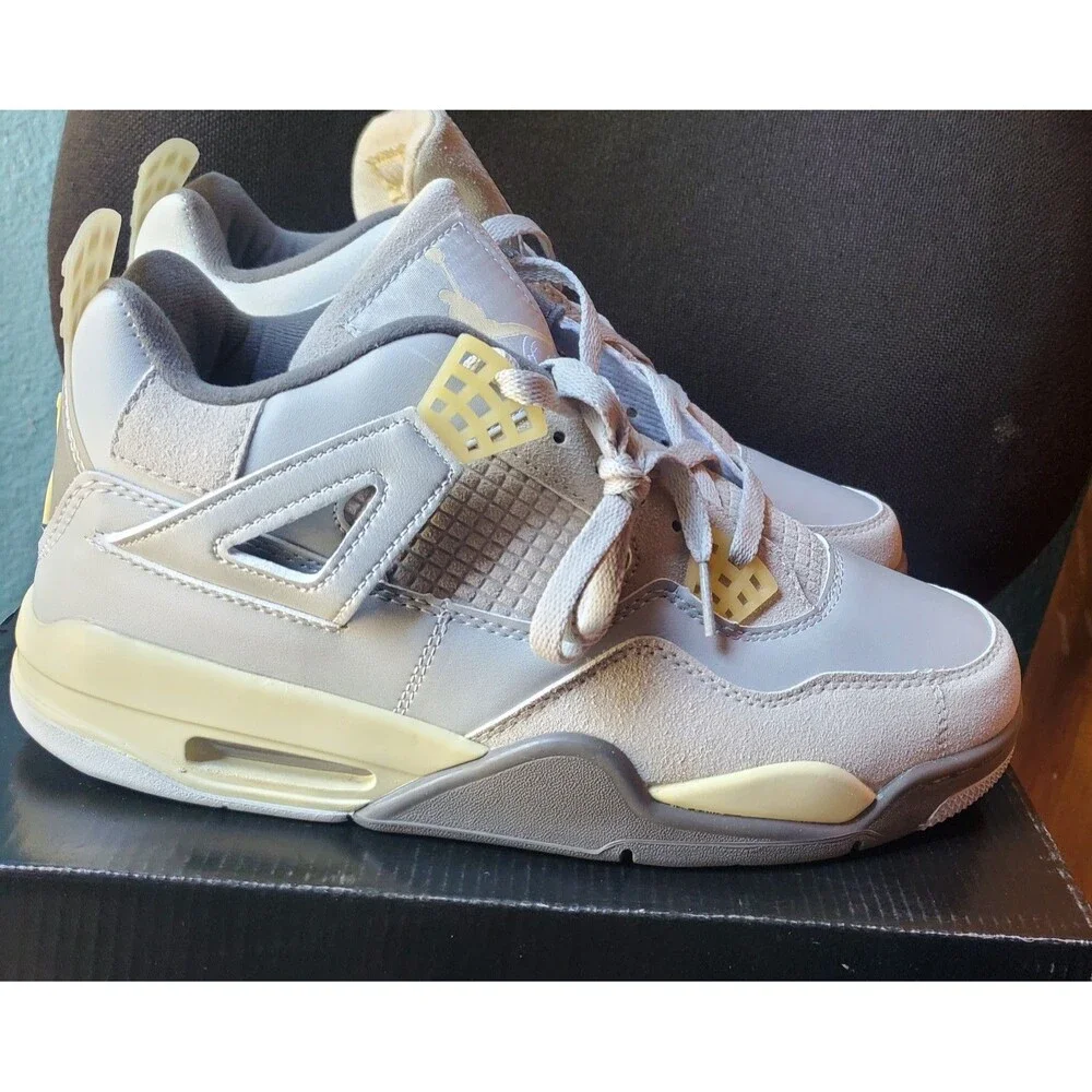 Air Jordan 4 Retro SE Craft Photon Dust. Size 10